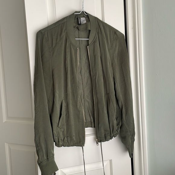H&M green lightweight satin jacket - Picture 1 of 3